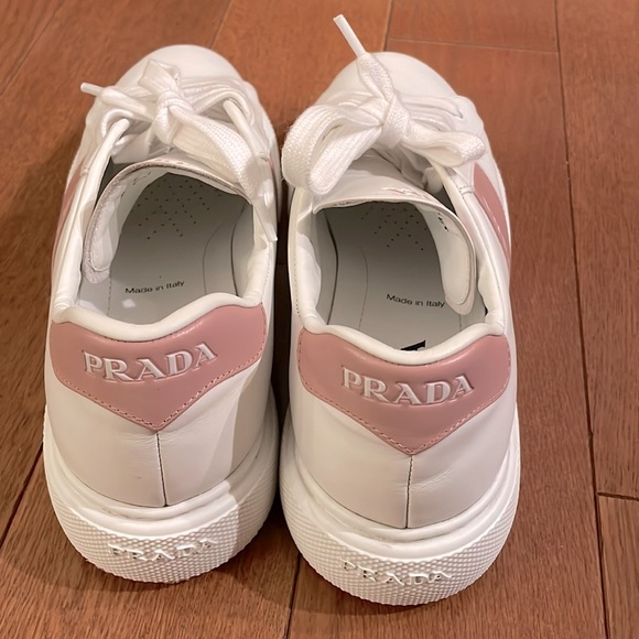 Prada leather sneakers (pink/white) - Picture 4 of 6